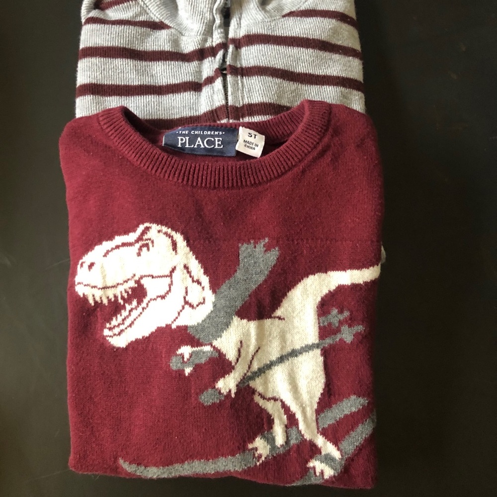 2 boys sweaters.